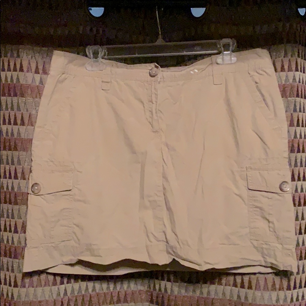 Women’s Size 12 Tan Skort